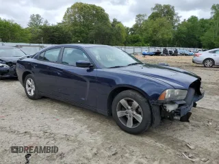 2014 Dodge Charger SXT z VIN 2C3CDXHG2EH184196, wystawiony jako Copart lot #55803035 z przebiegiem 140 707 mil mil oraz Szkoda całkowita • Salvage title. Historia ofert i sprzedaży dostępna na DreamBid. Obrazek 4.