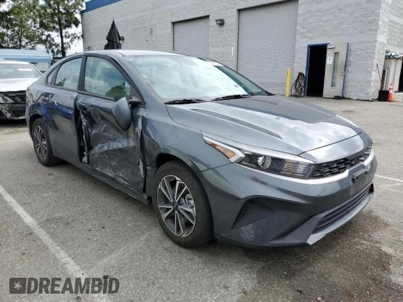 2022 Kia Forte LXS with VIN 3KPF24AD1NE488113, listed as a Copart auction lot 54615215 with 31,004 mi miles and Clean Title. Bid and sale history available at carsss.com. Image 4.