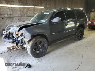 2013 Chevrolet Tahoe LS z VIN 1GNSKAE07DR117259, wystawiony jako Copart lot #56689955 z przebiegiem 227 750 mil mil oraz Szkoda całkowita • Salvage title. Historia ofert i sprzedaży dostępna na DreamBid. Obrazek 1.