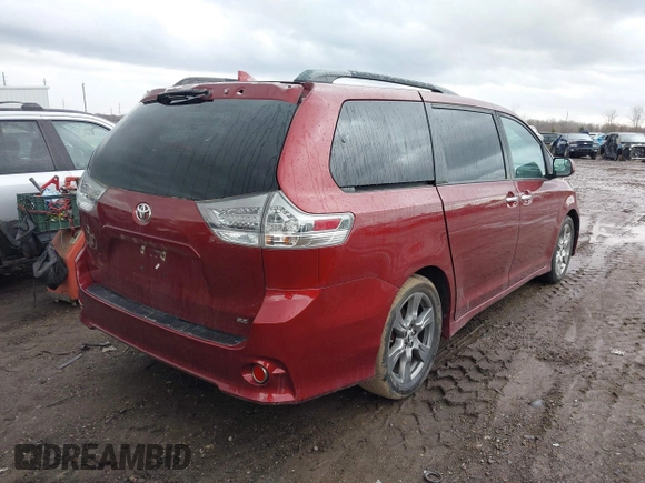 2018 Toyota Sienna SE with VIN 5TDXZ3DC0JS952795, listed as a IAAI auction lot 41729659 with 92,290 mi miles and . Bid and sale history available at DreamBid. Image 4.