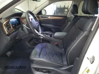 2025 Volkswagen Atlas SE with VIN 1V2HR2CA5SC503516, listed as a Copart auction lot 51640035 with 10,439 mi miles and Clean title. Bid and sale history available at DreamBid. Image 7.