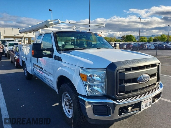 2015 Ford F-250 XLT with VIN 1FT7X2AT2FEB61007, listed as a IAAI auction lot 42663794 with 303,185 mi miles and . Bid and sale history available at DreamBid. Image 27.