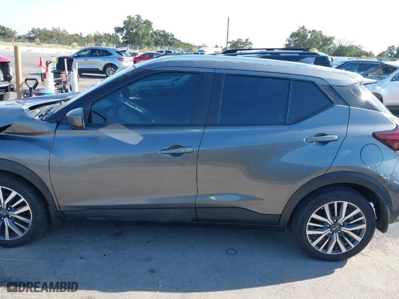 2022 Nissan Kicks SV with VIN 3N1CP5CVXNL480462, listed as a IAAI auction lot 40596764 with NaN miles. Bid and sale history available at carsss.com. Image 15.