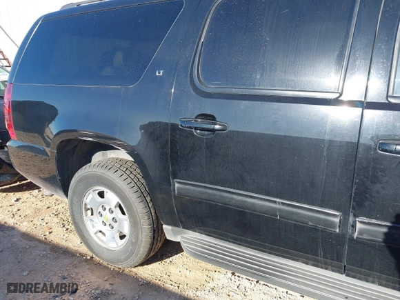 2012 Chevrolet Suburban LT with VIN 1GNSCJE09CR204947, listed as a IAAI auction lot 41501416 with 205,712 mi miles. Bid and sale history available at carsss.com. Image 6.