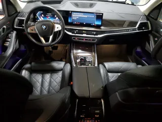 2023 BMW X7 xDrive40i with VIN 5UX23EM04P9P66602, listed as a Copart auction lot 51428015 with 65,671 mi miles and Salvage Title. Bid and sale history available at carsss.com. Image 8.