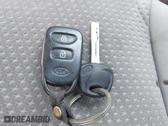 2011 Kia Sorento LX with VIN 5XYKTCA16BG187413, listed as a IAAI auction lot 42538874 with 162,002 mi miles and . Bid and sale history available at DreamBid. Image 11.