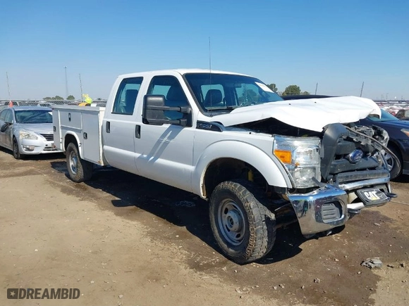 2015 Ford Super Duty F-250 SRW Lariat with VIN 1FT7W2B63FEC16902, listed as a IAAI auction lot 40648072 with 256,769 mi miles. Bid and sale history available at carsss.com. Image 1.
