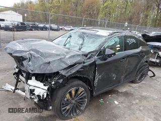 2024 Lexus RX 350 z VIN 2T2BAMCA0RC082117, wystawiony jako IAAI lot #42008294 z przebiegiem 6 576 mil mil oraz . Historia ofert i sprzedaży dostępna na DreamBid. Obrazek 6.