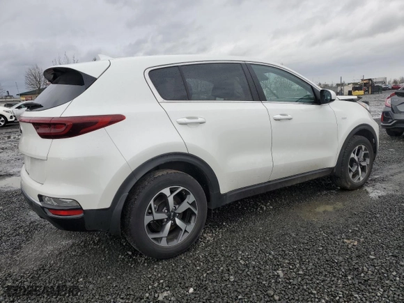 2022 Kia Sportage LX with VIN KNDPMCAC3N7965592, listed as a Copart auction lot 84891864 with 25,259 mi miles and Salvage Title. Bid and sale history available at carsss.com. Image 3.