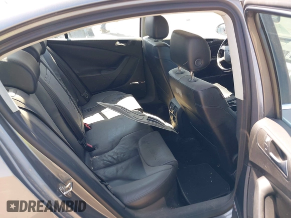 2006 Volkswagen Passat Lux z VIN WVWEK93C66E032649, wystawiony jako IAAI lot #42516172 z przebiegiem 215 070 mil mil oraz . Historia ofert i sprzedaży dostępna na DreamBid. Obrazek 8.