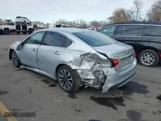 2017 Nissan Altima 2.5 SV with VIN 1N4AL3AP3HC274947, listed as a IAAI auction lot 41041845 with 138,995 mi miles. Bid and sale history available at carsss.com. Image 3.