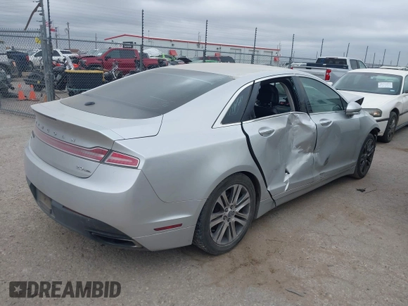 2013 Lincoln MKZ z VIN 3LN6L2G90DR826978, wystawiony jako IAAI lot #40630089 z przebiegiem Nie podano mil oraz . Historia ofert i sprzedaży dostępna na DreamBid. Obrazek 4.