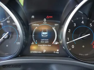2018 Jaguar F-PACE 25t Premium with VIN SADCJ2FX1JA279629, listed as a IAAI auction lot 41195399 with 74,982 mi miles. Bid and sale history available at carsss.com. Image 7.
