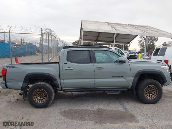 2022 Toyota Tacoma 4WD SR with VIN 3TMCZ5AN7NM478494, listed as a IAAI auction lot 41731432 with 111,890 mi miles. Bid and sale history available at carsss.com. Image 13.