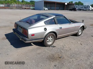 1983 Datsun 280ZX z VIN JN1HZ04S9DX573578, wystawiony jako IAAI lot #42516151 z przebiegiem 135 572 mil mil oraz . Historia ofert i sprzedaży dostępna na DreamBid. Obrazek 4.