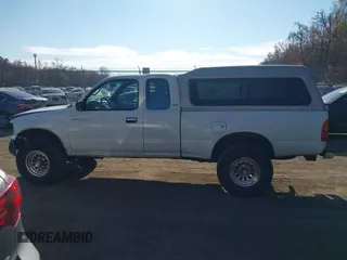 1998 Toyota Tacoma with VIN 4TAWN72N3WZ103586, listed as a IAAI auction lot 40908635 with 197,024 mi miles and . Bid and sale history available at DreamBid. Image 14.