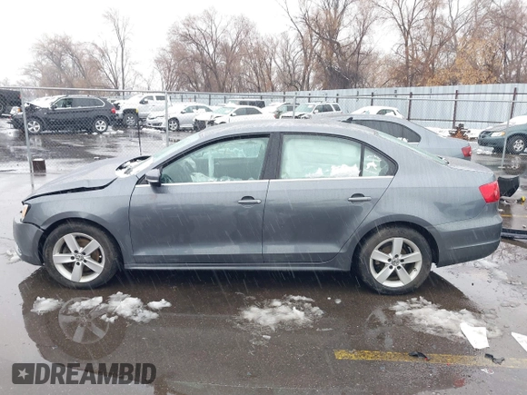 2014 Volkswagen Jetta TDI w/Premium/Nav с VIN 3VWLL7AJ4EM332920, выставлен на аукционе IAAI как лот 41630948 с пробегом 148 754 миль миль и . История ставок и продаж доступна на DreamBid. Изображение 14.