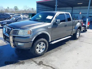 2005 Ford F-150 XLT с VIN 1FTPX04545KD60688, выставлен на аукционе IAAI как лот 41695322 с пробегом 190 971 миль миль и . История ставок и продаж доступна на DreamBid. Изображение 2.
