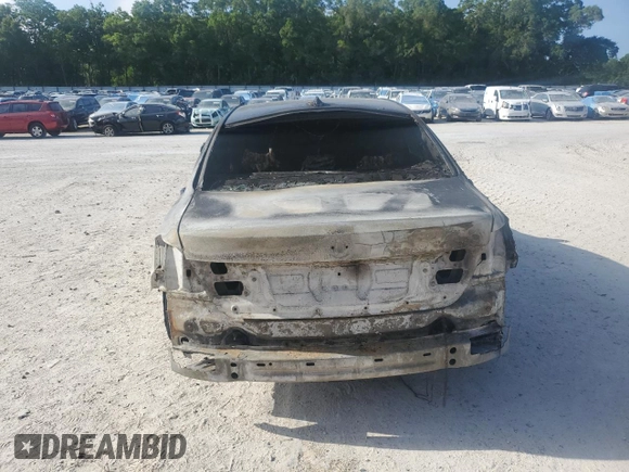 2011 BMW 7 Series 750Li z VIN WBAKB8C52BCY65687, wystawiony jako Copart lot #52441335 z przebiegiem Nie podano mil oraz Nie do naprawy • Non repairable. Historia ofert i sprzedaży dostępna na DreamBid. Obrazek 6.