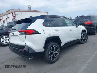 2024 Toyota RAV4 XSE with VIN JTMEB3FV6RD186007, listed as a IAAI auction lot 42405033 with 3,170 mi miles and . Bid and sale history available at DreamBid. Image 4.