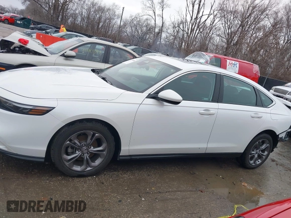 2024 Honda Accord EX с VIN 1HGCY1F30RA001414, выставлен на аукционе IAAI как лот 41188008 с пробегом 22 837 миль миль и . История ставок и продаж доступна на DreamBid. Изображение 14.