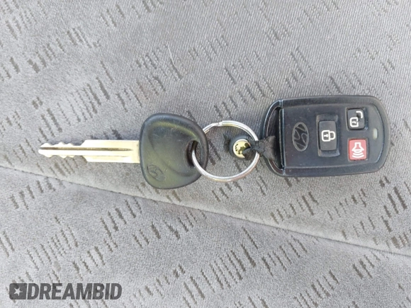 2005 Hyundai Elantra GLS с VIN KMHDN46D15U144091, выставлен на аукционе IAAI как лот 42460609 с пробегом 178 523 миль миль и . История ставок и продаж доступна на DreamBid. Изображение 11.