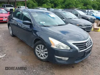 2015 Nissan Altima SV with VIN 1N4AL3APXFC225127, listed as a IAAI auction lot 42116241 with 191,040 mi miles and . Bid and sale history available at carsss.com. Image 1.