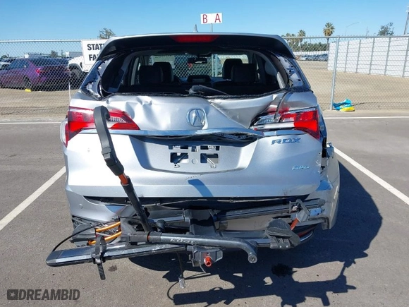 2018 Acura RDX w/Advance Pkg with VIN 5J8TB4H70JL018029, listed as a IAAI auction lot 41749450 with 113,506 mi miles. Bid and sale history available at carsss.com. Image 6.
