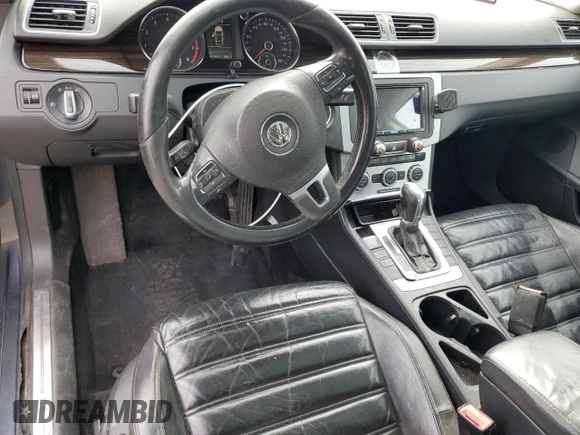 2013 Volkswagen CC VR6 Lux with VIN WVWHU7AN6DE509321, listed as a Copart auction lot 47990795 with 441,969 mi miles and Salvage Title. Bid and sale history available at carsss.com. Image 8.