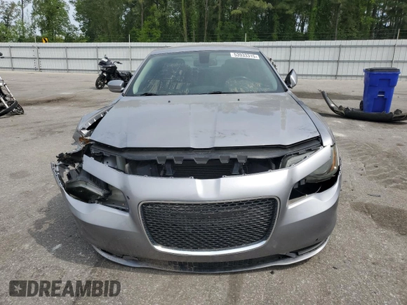 2016 Chrysler 300 Limited z VIN 2C3CCAAG1GH233711, wystawiony jako Copart lot #53933315 z przebiegiem 246 395 mil mil oraz Szkoda całkowita • Salvage title. Historia ofert i sprzedaży dostępna na DreamBid. Obrazek 5.