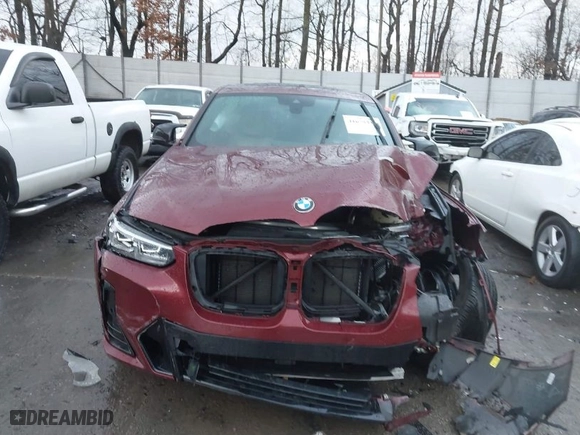 2022 BMW X4 M40i with VIN 5UX43DT09N9J96761, listed as a IAAI auction lot 41675333 with 1 mi miles. Bid and sale history available at carsss.com. Image 13.