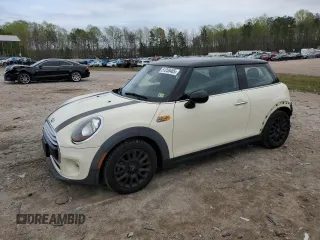 2015 MINI Hardtop with VIN WMWXM5C58FT941739, listed as a Copart auction lot 51258405 with 111,184 mi miles and Clean Title. Bid and sale history available at DreamBid. Image 1.