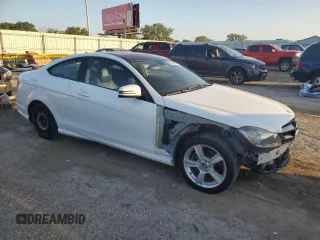 2015 Mercedes-Benz C 250 with VIN WDDGJ4HB6FG371226, listed as a Copart auction lot 62108275 with 70,019 mi miles and Clean title. Bid and sale history available at DreamBid. Image 4.