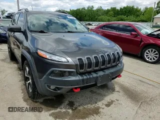 2016 Jeep Cherokee Trailhawk z VIN 1C4PJMBS3GW101588, wystawiony jako Copart lot #56738115 z przebiegiem 88 308 mil mil oraz Szkoda całkowita • Salvage title. Historia ofert i sprzedaży dostępna na DreamBid. Obrazek 14.