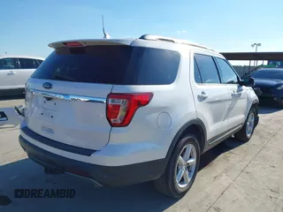 2019 Ford Explorer XLT with VIN 1FM5K7D83KGA27725, listed as a IAAI auction lot 40452438 with 76,913 mi miles and . Bid and sale history available at DreamBid. Image 4.