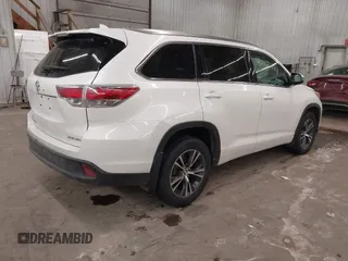 2016 Toyota Highlander XLE z VIN 5TDJKRFH8GS242509, wystawiony jako IAAI lot #41217281 z przebiegiem 203 373 mil mil oraz . Historia ofert i sprzedaży dostępna na DreamBid. Obrazek 4.
