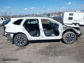 2017 Subaru Outback Limited with VIN 4S4BSANC7H3341882, listed as a IAAI auction lot 41878218 with 81,962 mi miles. Bid and sale history available at carsss.com. Image 13.