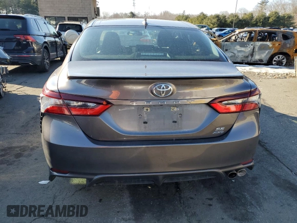 2023 Toyota Camry SE z VIN 4T1G11BK7PU091735, wystawiony jako Copart lot #44305035 z przebiegiem 66 498 mil mil oraz Szkoda całkowita • Salvage title. Historia ofert i sprzedaży dostępna na DreamBid. Obrazek 6.