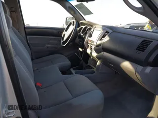 2008 Toyota Tacoma z VIN 5TELU42N88Z560362, wystawiony jako IAAI lot #41410260 z przebiegiem 164 329 mil mil oraz . Historia ofert i sprzedaży dostępna na DreamBid. Obrazek 5.