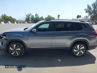 2024 Volkswagen Atlas SE с VIN 1V2KR2CAXRC502457, выставлен на аукционе IAAI как лот 42003296 с пробегом 19 138 миль миль и . История ставок и продаж доступна на DreamBid. Изображение 14.