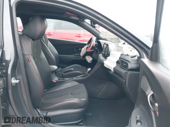 2021 Hyundai Veloster 2.0 with VIN KMHTG6AF1MU032870, listed as a IAAI auction lot 41323767 with 25,955 mi miles. Bid and sale history available at carsss.com. Image 5.