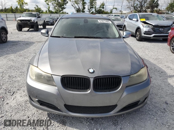 2009 BMW 3 Series 328i z VIN WBAPH77589NM47268, wystawiony jako Copart lot #57877405 z przebiegiem 157 930 mil mil oraz Szkoda całkowita • Salvage title. Historia ofert i sprzedaży dostępna na DreamBid. Obrazek 5.