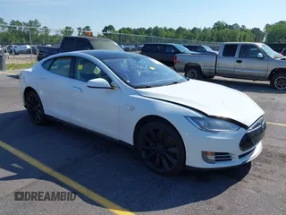 2013 Tesla Model S Performance с VIN 5YJSA1CP1DFP06681, выставлен на аукционе IAAI как лот 42438892 с пробегом 108 926 миль миль и . История ставок и продаж доступна на DreamBid. Изображение 1.