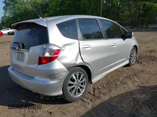 2013 Honda Fit Sport z VIN JHMGE8H69DC033802, wystawiony jako IAAI lot #42149500 z przebiegiem 144 980 mil mil oraz . Historia ofert i sprzedaży dostępna na DreamBid. Obrazek 4.
