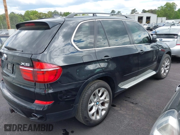 2013 BMW X5 xDrive35i z VIN 5UXZV4C58D0B21258, wystawiony jako IAAI lot #42189297 z przebiegiem 119 131 mil mil oraz . Historia ofert i sprzedaży dostępna na DreamBid. Obrazek 4.