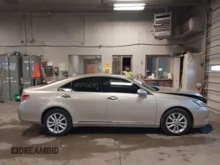 2010 Lexus ES with VIN JTHBK1EG7A2387679, listed as a IAAI auction lot 42056045 with 161,539 mi miles. Bid and sale history available at carsss.com. Image 13.