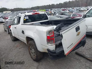 2018 Chevrolet Colorado 2WD Work Truck z VIN 1GCHSBEA2J1317431, wystawiony jako IAAI lot #38838974 z przebiegiem 132 231 mil mil oraz . Historia ofert i sprzedaży dostępna na DreamBid. Obrazek 3.