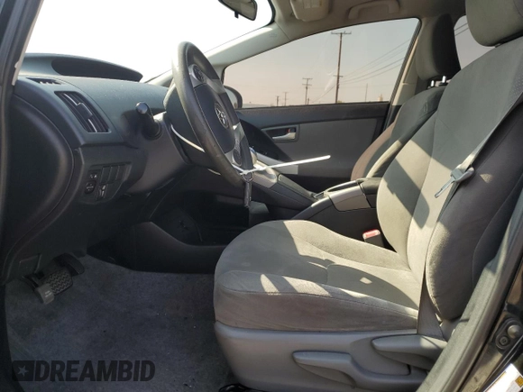 2013 Toyota Prius One z VIN JTDKN3DU9D5538469, wystawiony jako Copart lot #59645785 z przebiegiem 120 487 mil mil oraz Szkoda całkowita • Salvage title. Historia ofert i sprzedaży dostępna na DreamBid. Obrazek 7.