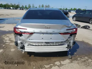 2025 Toyota Camry LE z VIN 4T1DAACK1SU529384, wystawiony jako Copart lot #56388785 z przebiegiem Nie podano mil oraz Czysty tytuł • Clean title. Historia ofert i sprzedaży dostępna na DreamBid. Obrazek 6.