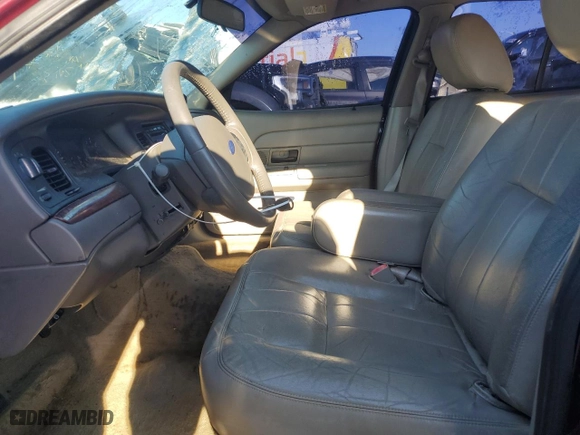 2011 Ford Crown Victoria LX with VIN 2FABP7EV9BX175097, listed as a Copart auction lot 41580015 with 110,561 mi miles and Clean Title. Bid and sale history available at carsss.com. Image 7.